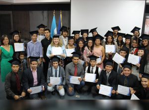 83 jóvenes aportarán con su trabajo en la industria del Contact Center                  Q13 millones al país