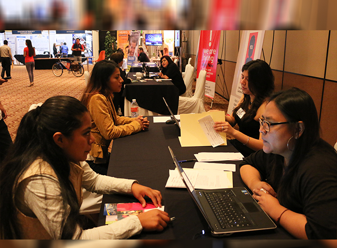 Becas de Inglés: Un llamado a jóvenes que deseen un empleo formal