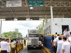 Exportaciones guatemaltecas pasarán de 0.6% a un crecimiento del 1.6% con la Unión Aduanera Honduras-Guatemala