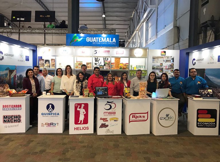 Empresas de manufacturas ofertan sus nuevas líneas de productos en Expo Walmart