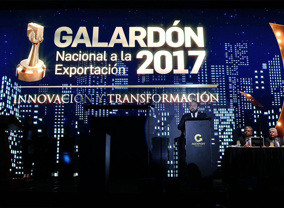 Entrega de reconocimientos en el Galardón Nacional a la Exportación
