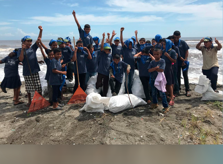 Se unen para contribuir a la preservación del medio ambiente en Puerto Barrios