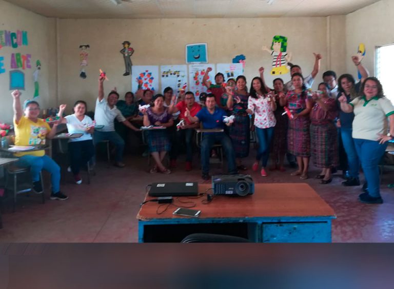 Capacitan a docentes de centros educativos de Patzún y Sumpango