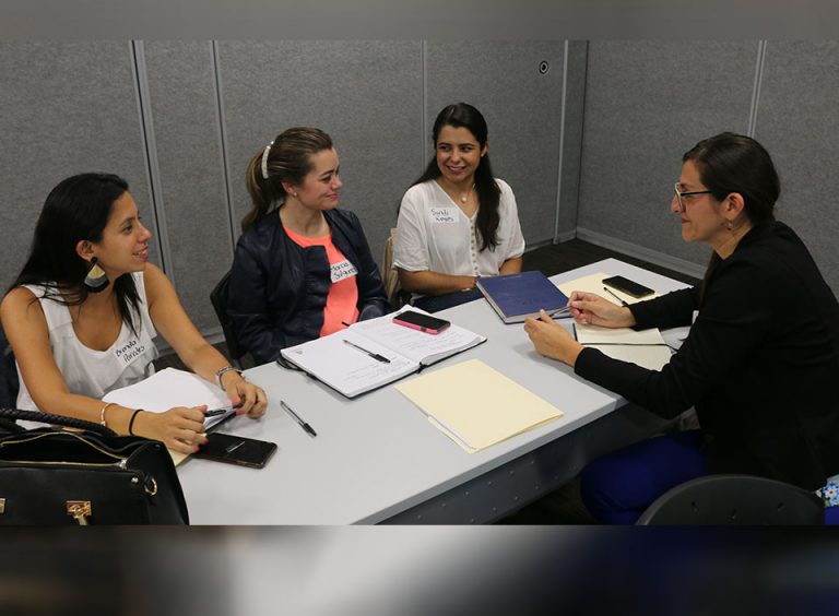 Comité de Mujeres realiza alianza estratégica y convoca a lideresas para formar parte del programa Women@Work