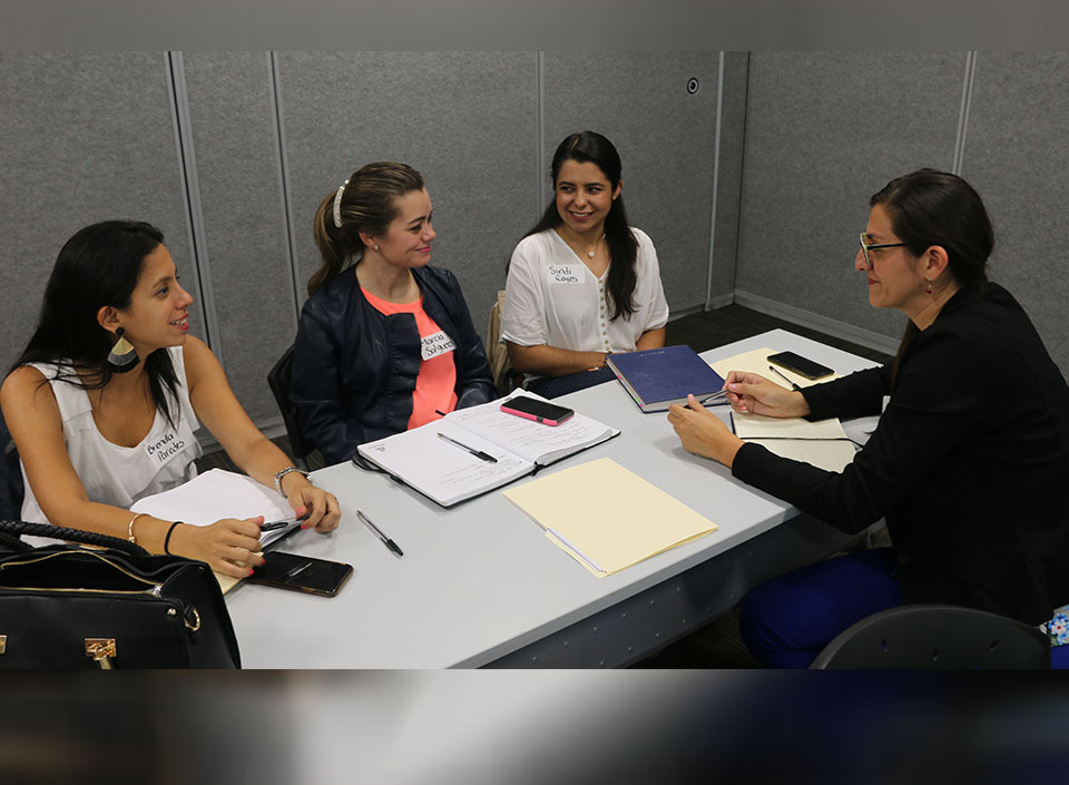 Comité de Mujeres realiza Alianza Estratégica y convoca a lideresas para formar parte del programa Women@Work