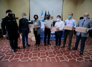 AGEXPORT entrega mascarillas a la PNC