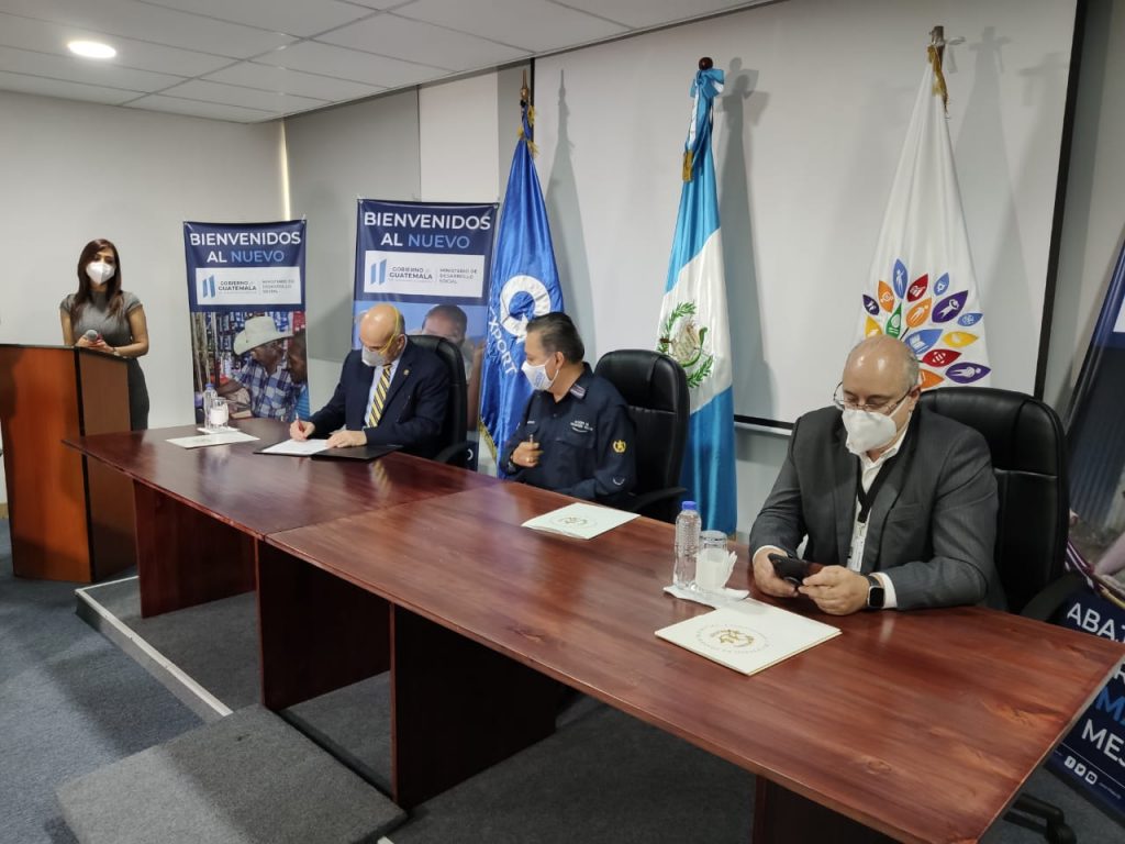 AGEXPORT apoya el programa bono familia