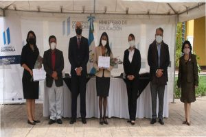 AGEXPORT participó en entrega de reconocimiento a directora y maestras del Proyecto Piloto de Inglés 2020