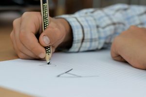 “Los Niños y las Niñas a la Escuela: Un Compromiso Compartido”
