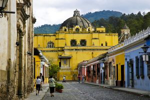 El Salvador y Guatemala le apuestan a la reactivación de la industria del turismo
