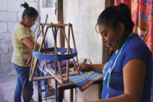 Antigua Decor: Tejedores de inspiración con la tradición guatemalteca