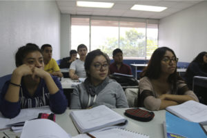 Podcast: Finishing School, el programa de inglés que transforma vida
