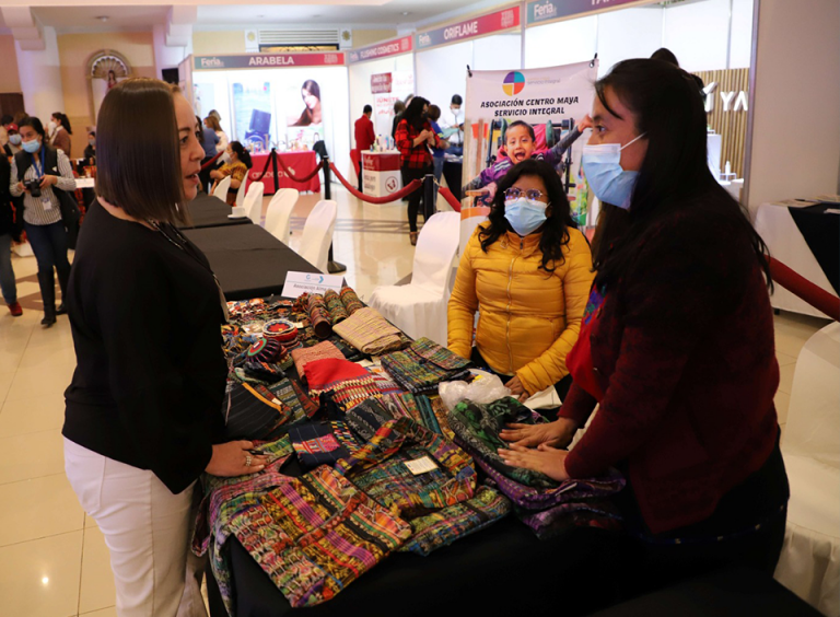<strong>Mujeres continúan impulsando el empoderamiento económico y liderazgo a través de las exportaciones</strong>