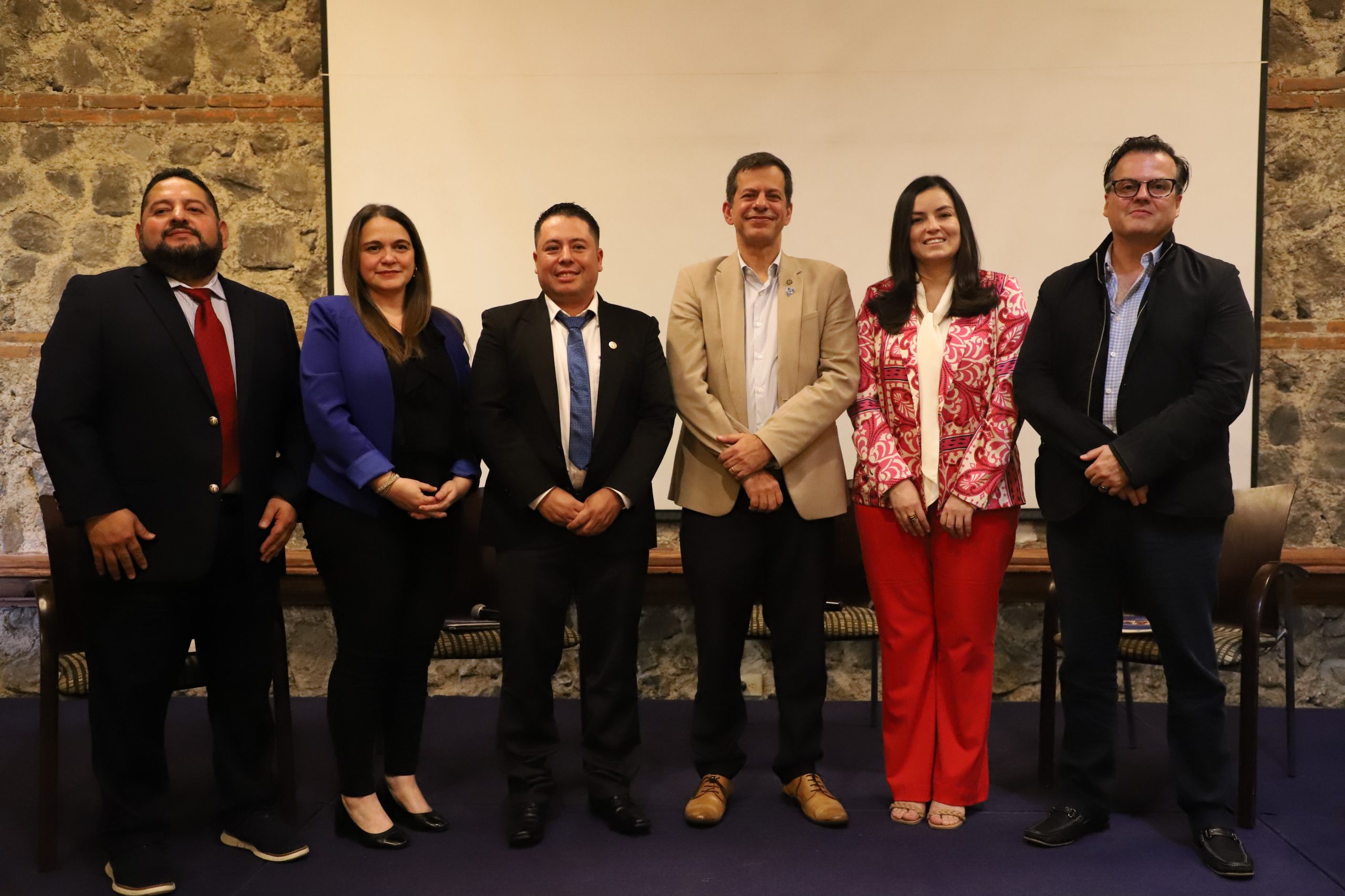 Empresas de sectores de turismo, agrícola, industria y servicios implementan valor agregado a su negocio por medio de la Biodiversidad.