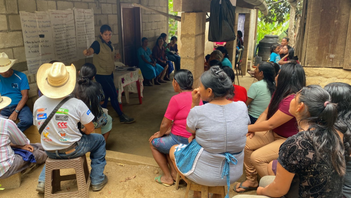 Capacitación a mujeres.