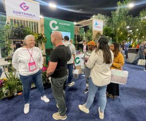 Empresas participan en la Tropical Plant International Expo (TPIE).