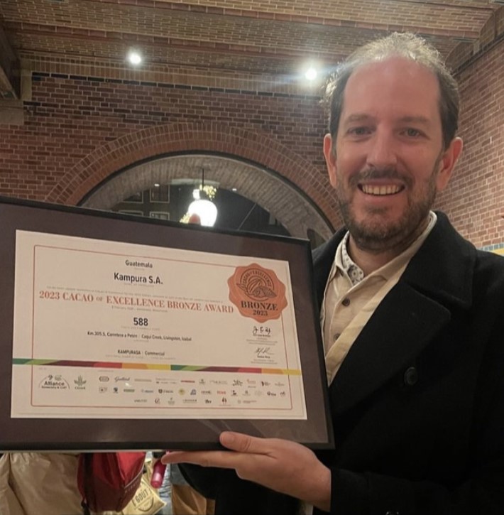 Socio de AGEXPORT es premiado en el Cacao of Excellence