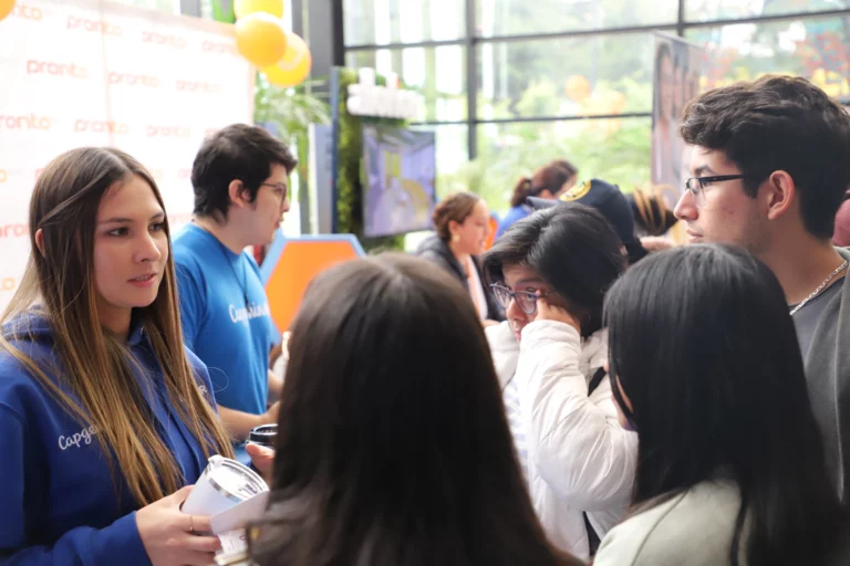 Se abren dos mil plazas de trabajo y 300 becas de inglés