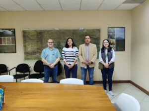 Visita para investigación de macadamia. 