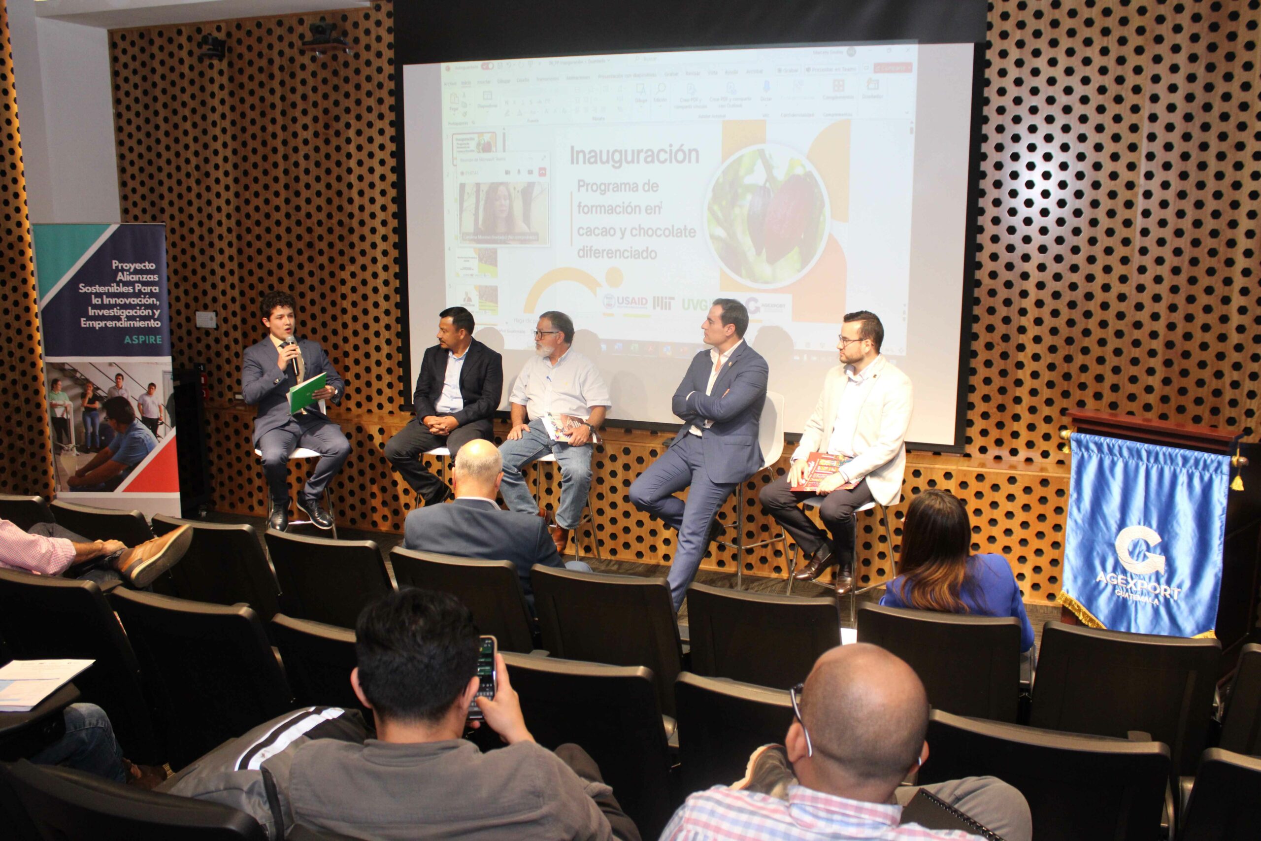 Programa de Formación en Cacao y Chocolate Diferenciado entrega becas.