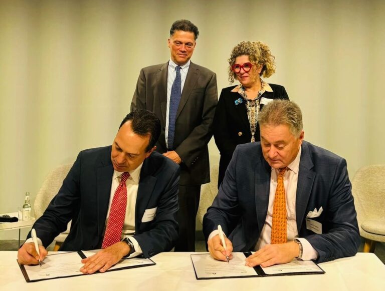AGEXPORT firma Memorando de Entendimiento con la Asociación Empresarial para América Latina para integrar productos guatemaltecos a cadenas de valor global