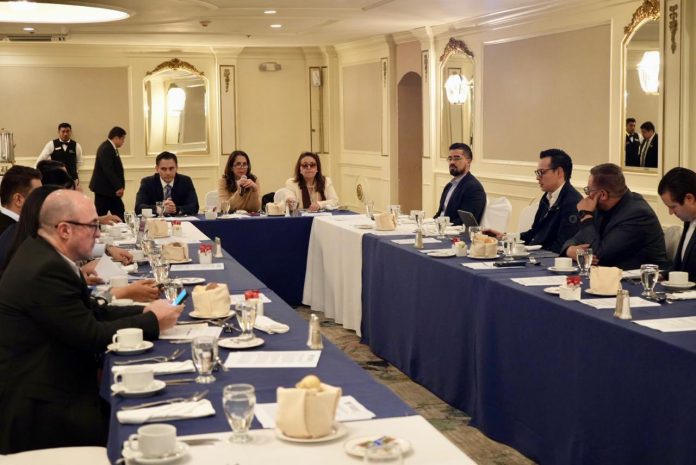 Tecnología e inglés transforman el futuro de los jóvenes guatemaltecos.