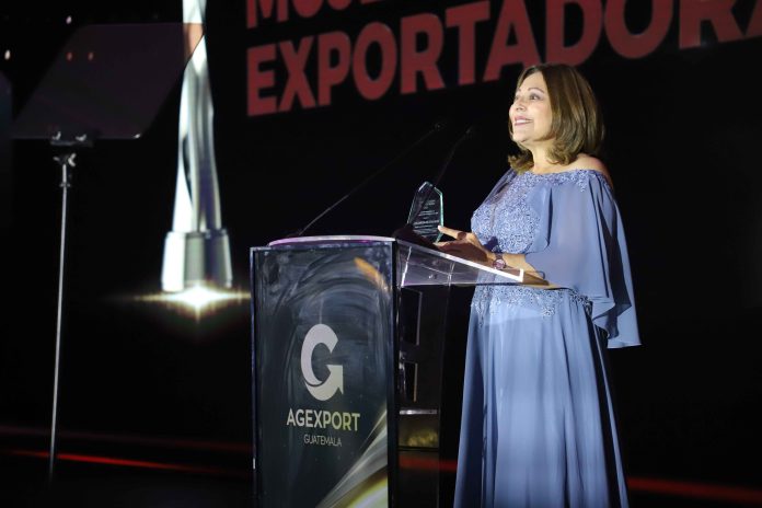 Mujer Exportadora 2024: Conoce a la líder detrás de Flushing Cosmetics.