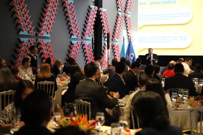 Empresas de alimentos y bebidas apuestan por la sostenibilidad con nueva estrategia.