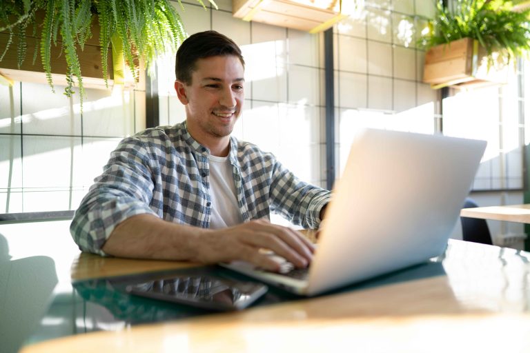 Certifícate con inteligencia: Encuentra la certificación que tu mercado valora