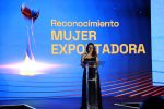 Ingrid Gamboa recibe el reconocimiento “Mujer Exportadora 2025” por su liderazgo e impacto en la internacionalización empresarial