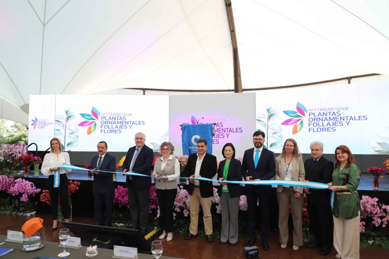 Primer encuentro de negocios local e internacional marcó el Congreso de Plantas Ornamentales, Follajes y Flores 2025
