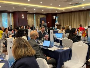 AGEXPORT presenta oportunidades de expansión comercial durante el Seminario de Consejeros Comerciales del MINEX