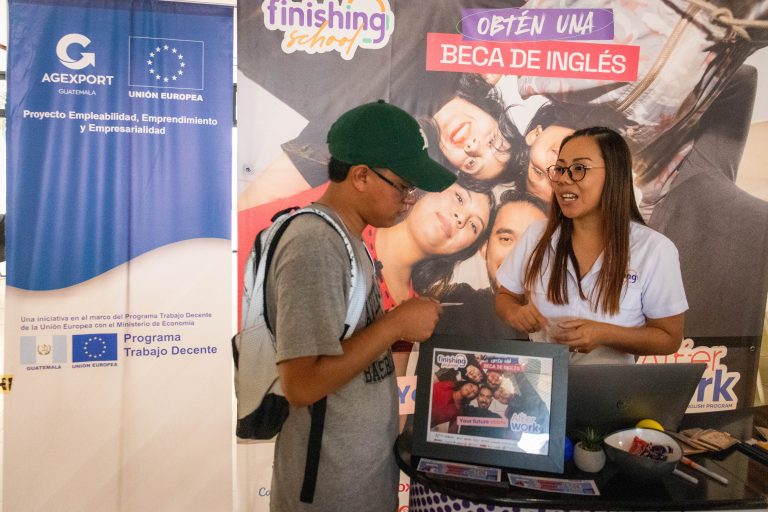 Con apoyo de la Unión Europea, AGEXPORT amplía oportunidades de empleo con 300 becas de inglés