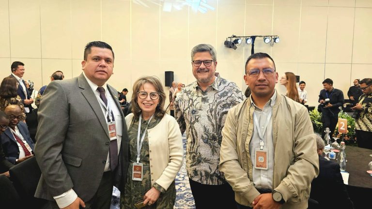 Guatemala participa en programa internacional sobre madera sostenible en Indonesia