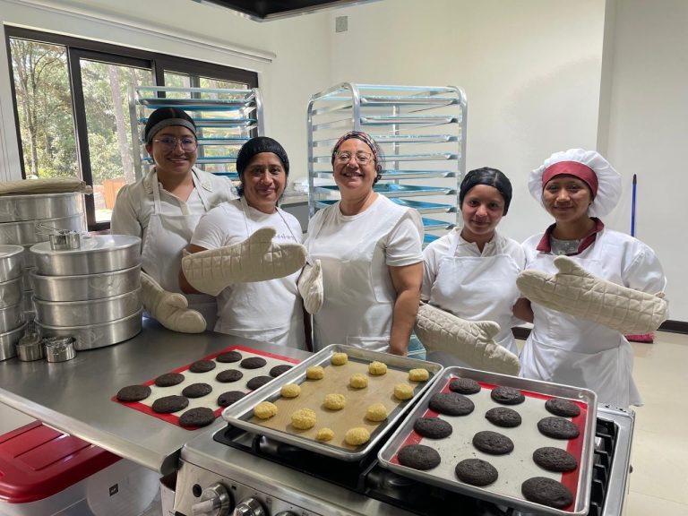 FUNDARVEJA fortalece la capacitación de mujeres rurales en Chimaltenango